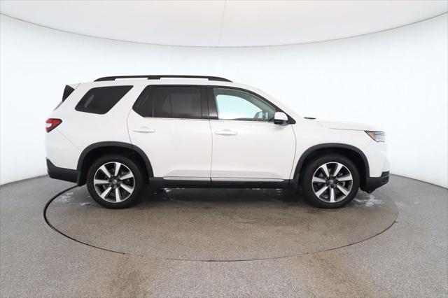 used 2023 Honda Pilot car, priced at $39,995