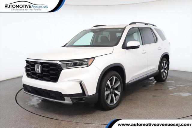 used 2023 Honda Pilot car, priced at $39,995