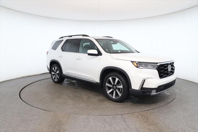 used 2023 Honda Pilot car, priced at $39,995