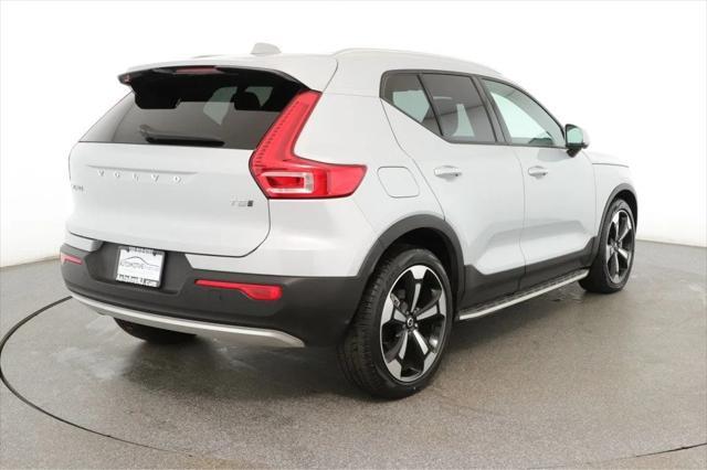 used 2022 Volvo XC40 car, priced at $27,495