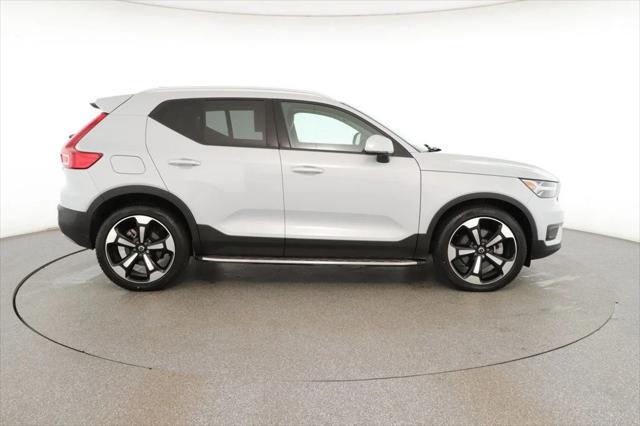 used 2022 Volvo XC40 car, priced at $27,495