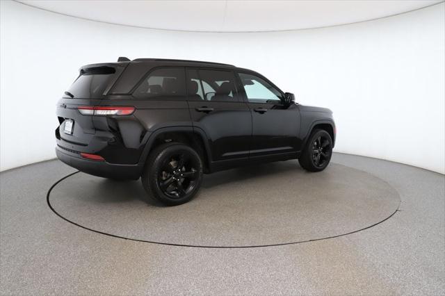 used 2023 Jeep Grand Cherokee car, priced at $31,995