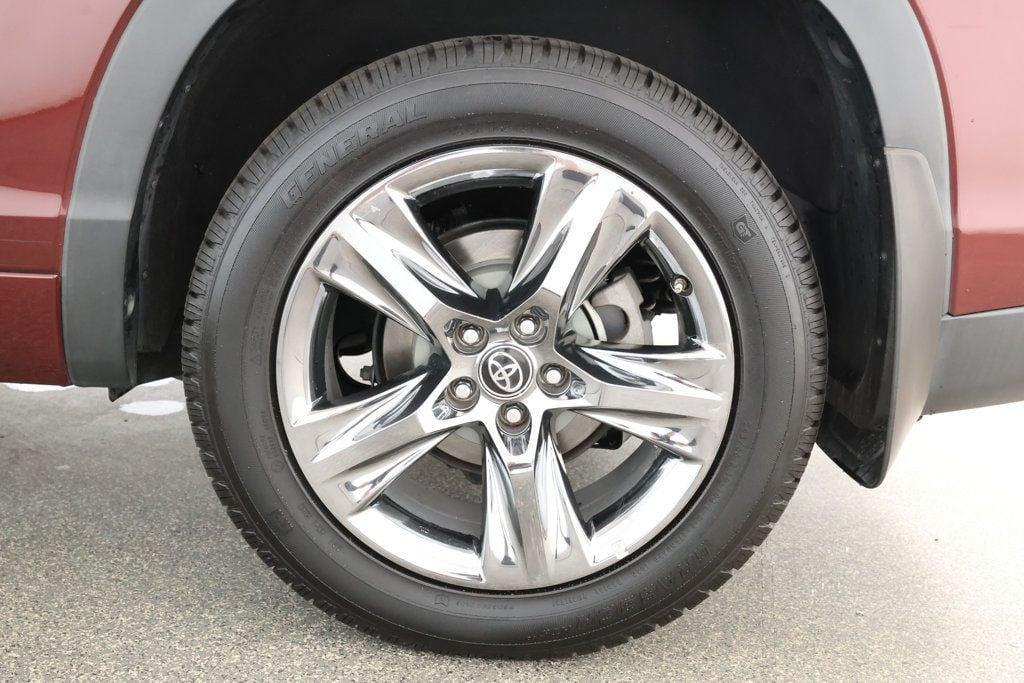 used 2019 Toyota Highlander car, priced at $30,795