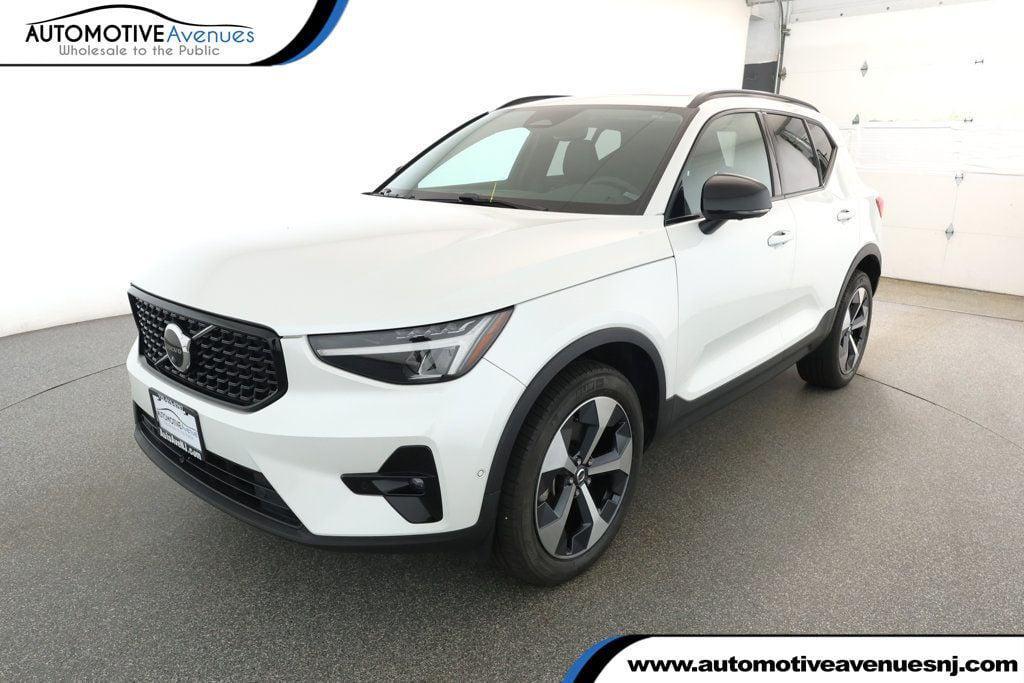 used 2023 Volvo XC40 car, priced at $25,995