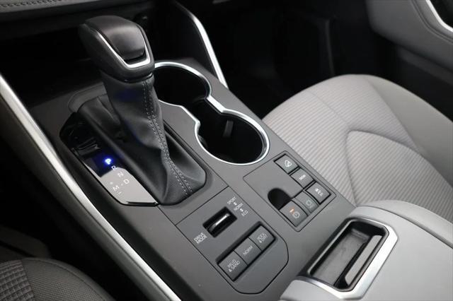 used 2024 Toyota Highlander car, priced at $35,495