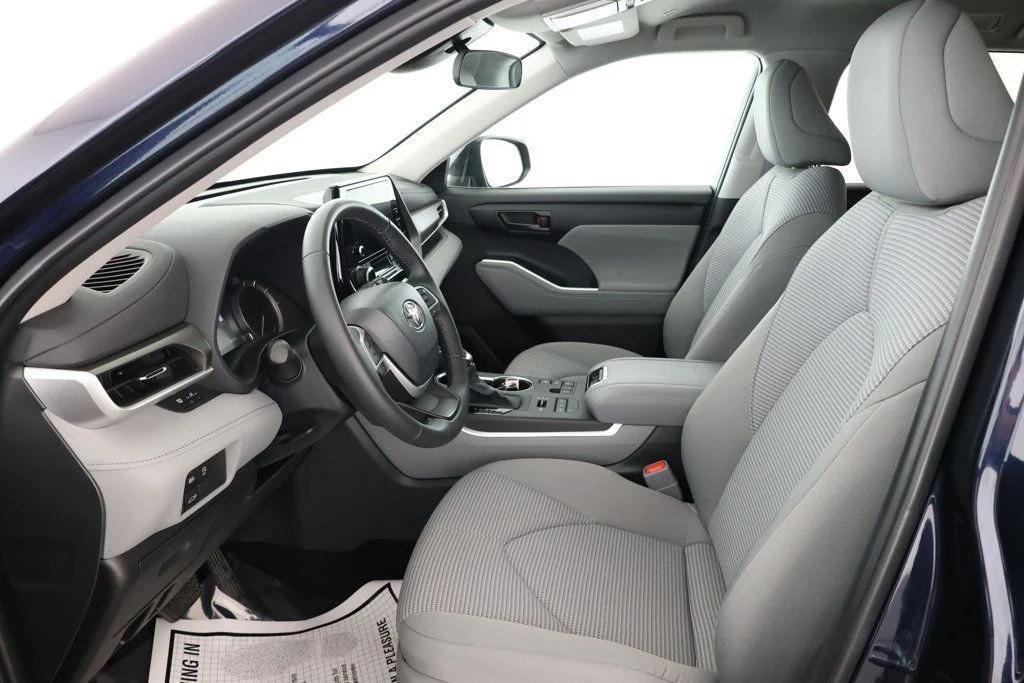 used 2024 Toyota Highlander car, priced at $35,495