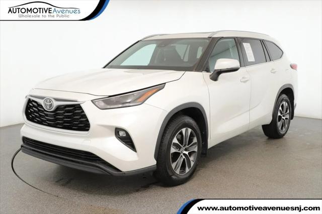 used 2021 Toyota Highlander car, priced at $30,295