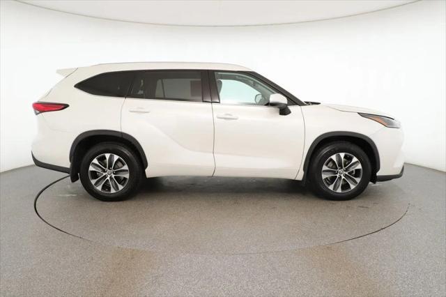 used 2021 Toyota Highlander car, priced at $30,295