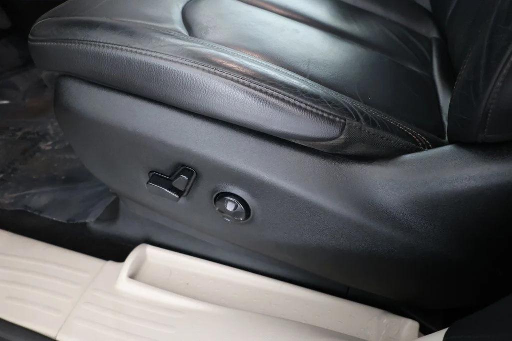 used 2017 Chrysler Pacifica car, priced at $10,995