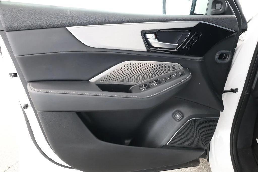 used 2023 Acura MDX car, priced at $37,995