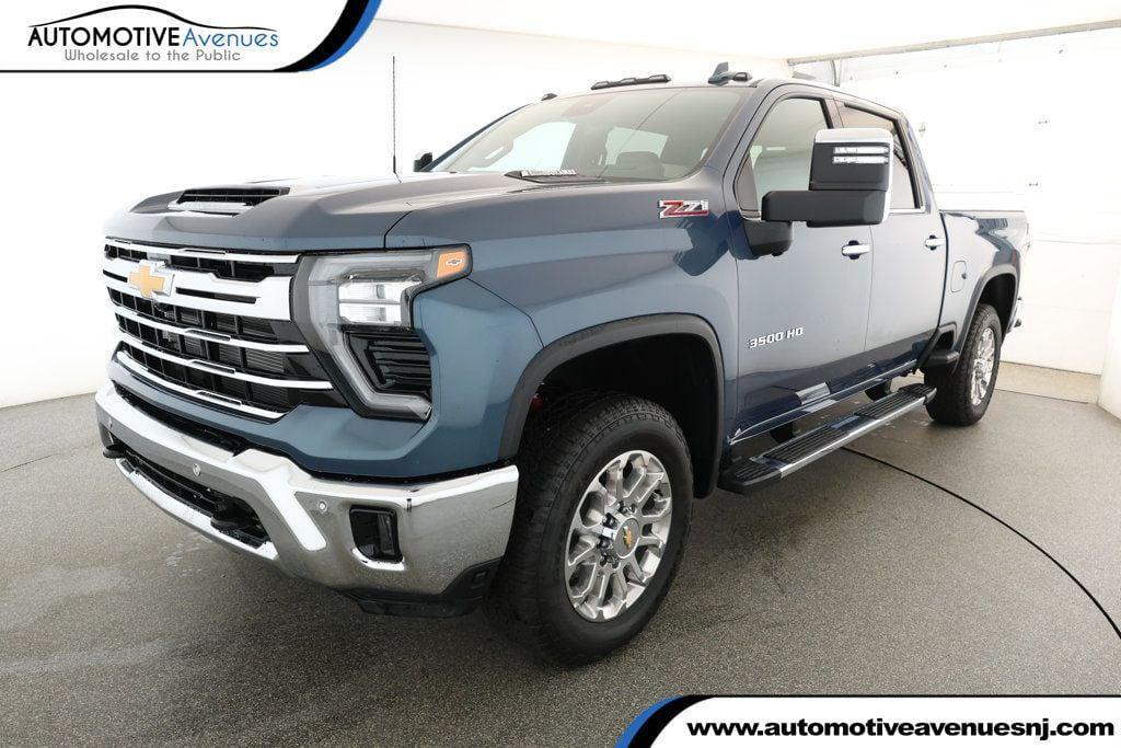 used 2025 Chevrolet Silverado 3500 car, priced at $76,995