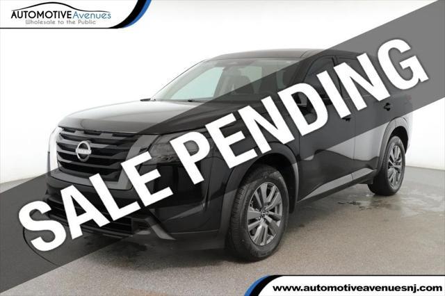 used 2022 Nissan Pathfinder car, priced at $19,995