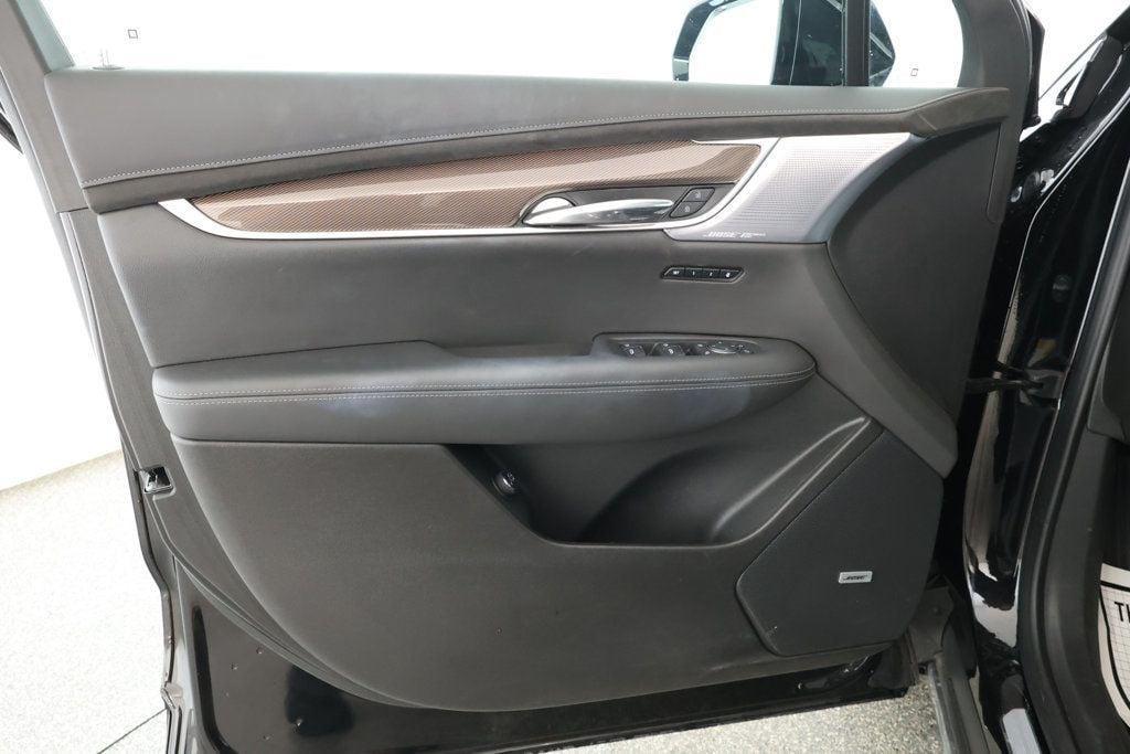 used 2024 Cadillac XT6 car, priced at $45,995