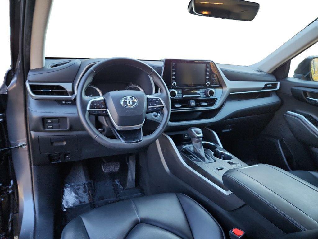 used 2022 Toyota Highlander car, priced at $29,695