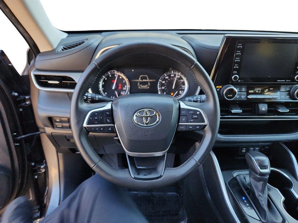 used 2022 Toyota Highlander car, priced at $29,695