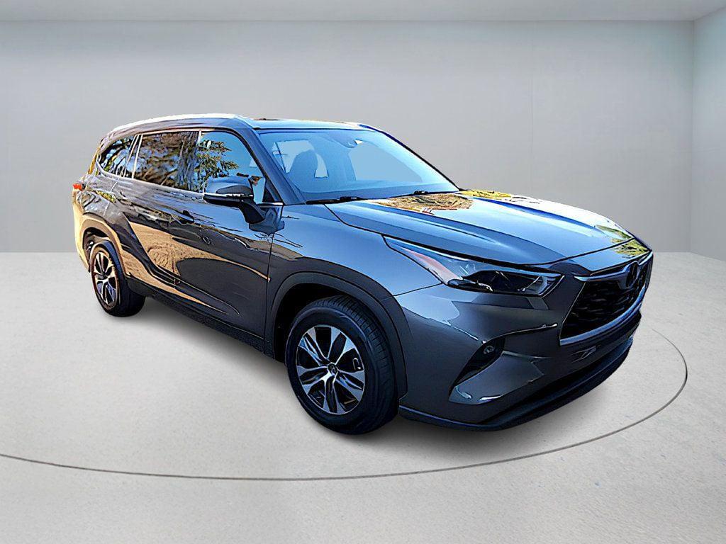 used 2022 Toyota Highlander car, priced at $29,695