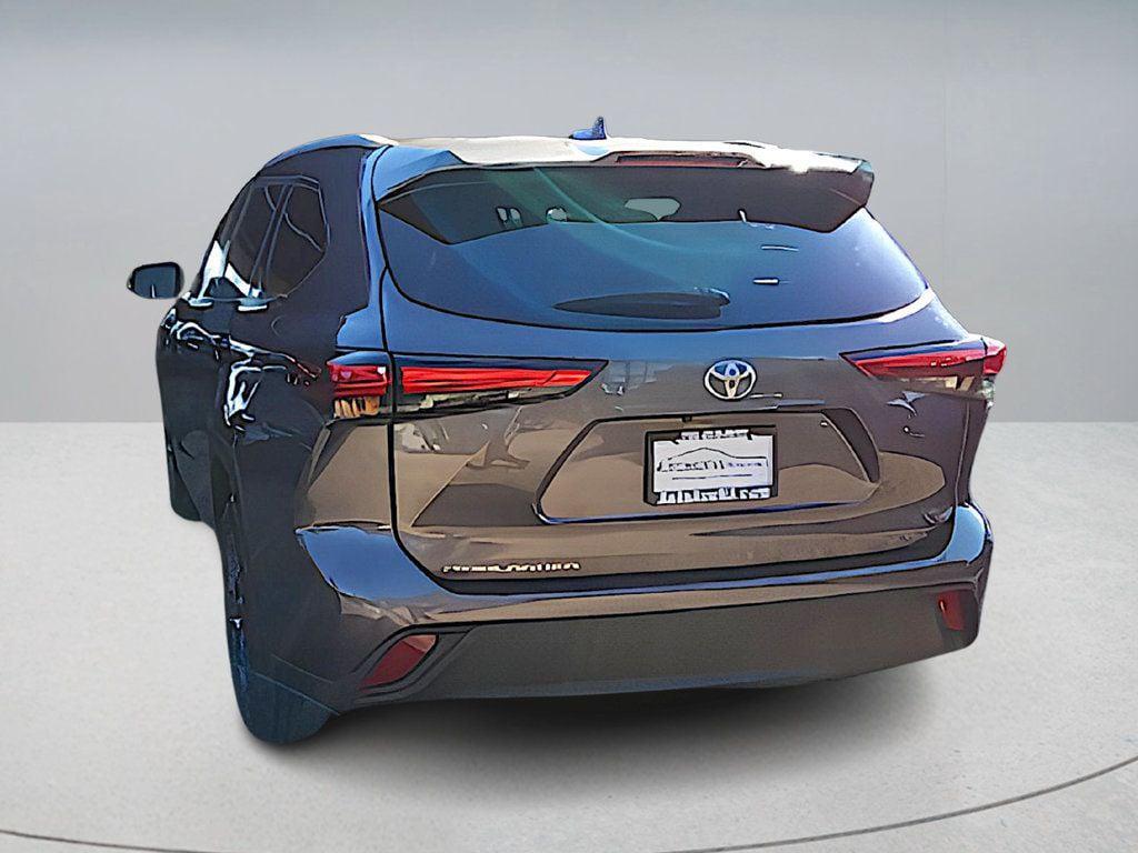 used 2022 Toyota Highlander car, priced at $29,695