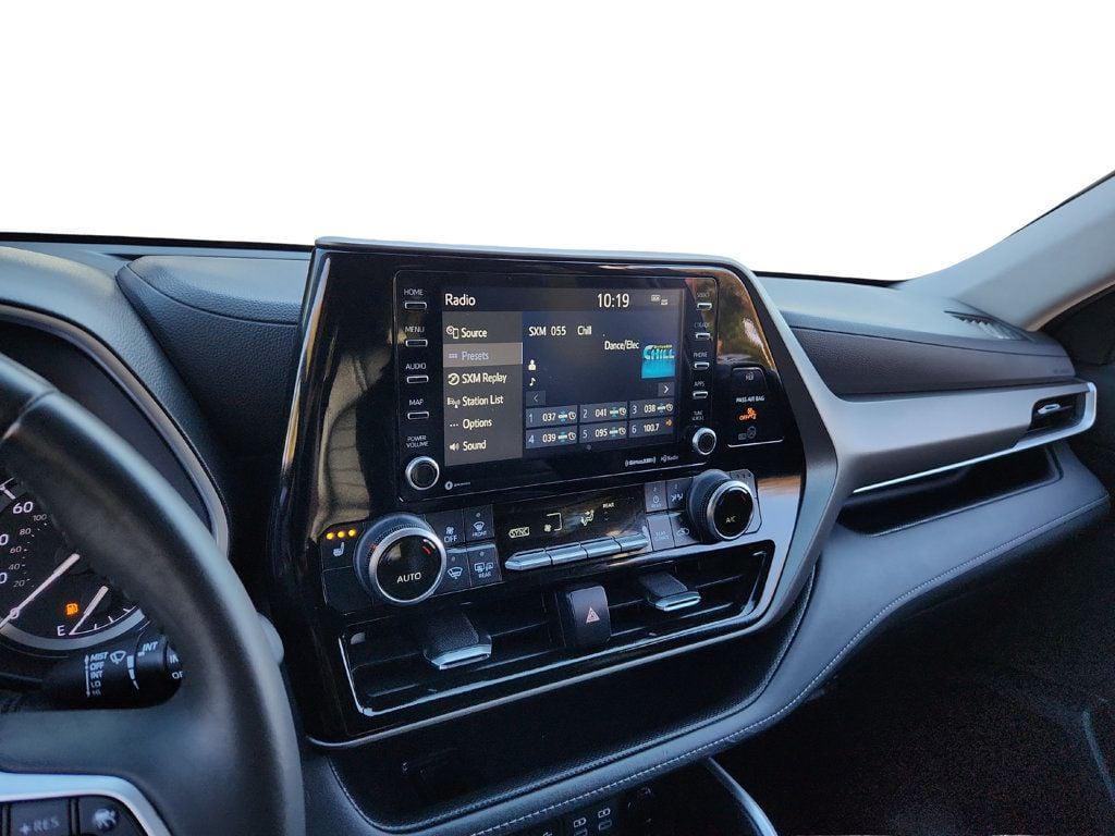 used 2022 Toyota Highlander car, priced at $29,695