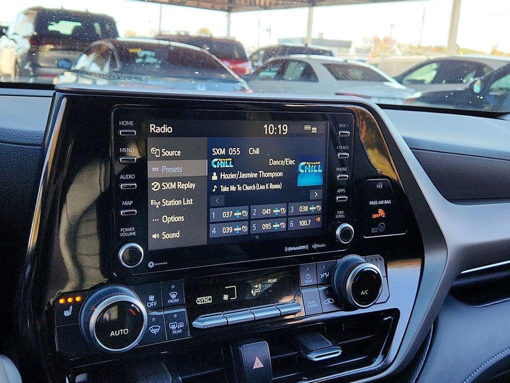 used 2022 Toyota Highlander car, priced at $29,995