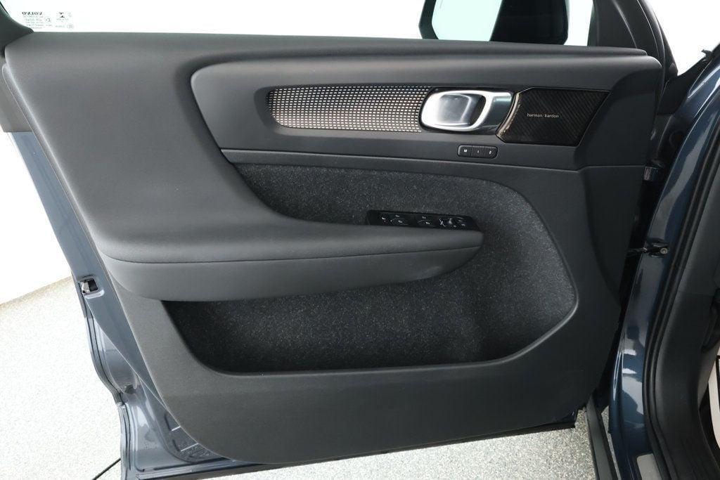used 2022 Volvo XC40 car, priced at $23,995