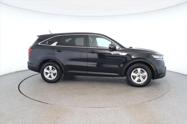 used 2023 Kia Sorento car, priced at $21,995