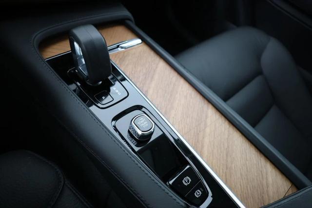 used 2024 Volvo XC90 Recharge Plug-In Hybrid car, priced at $51,595