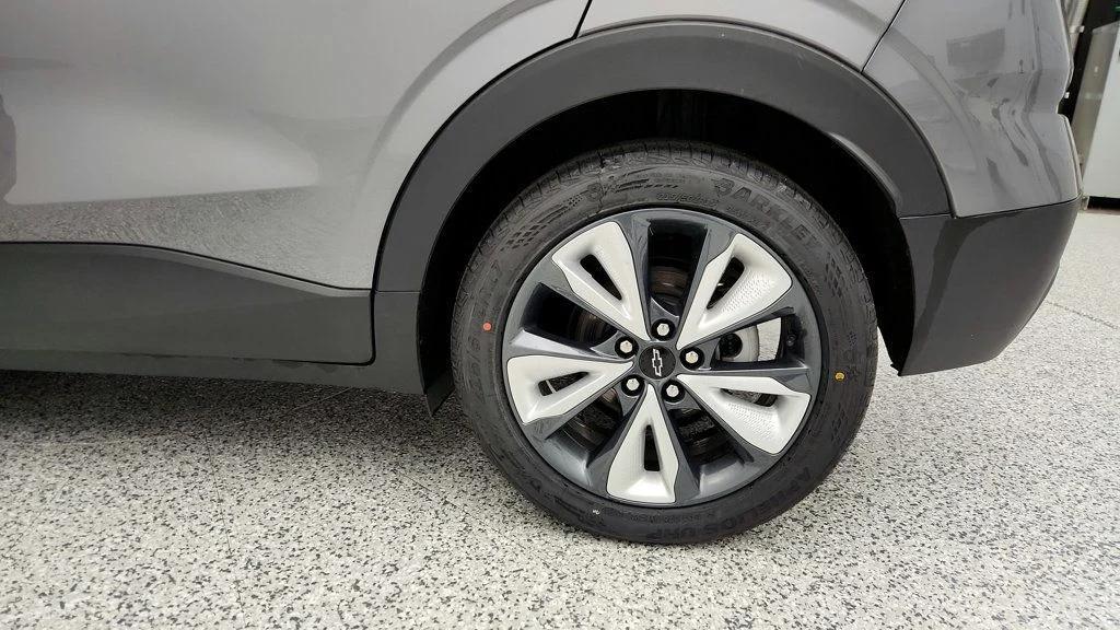 used 2022 Chevrolet Bolt EUV car, priced at $15,995