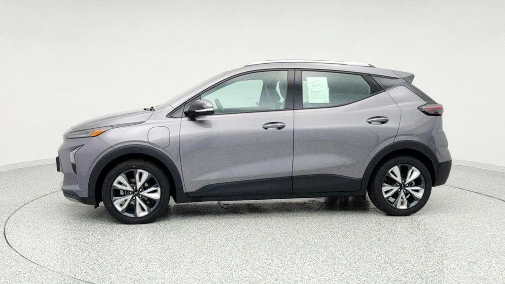 used 2022 Chevrolet Bolt EUV car, priced at $15,995