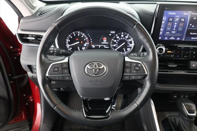 used 2021 Toyota Highlander car, priced at $35,995