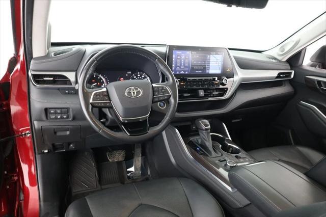 used 2021 Toyota Highlander car, priced at $35,995