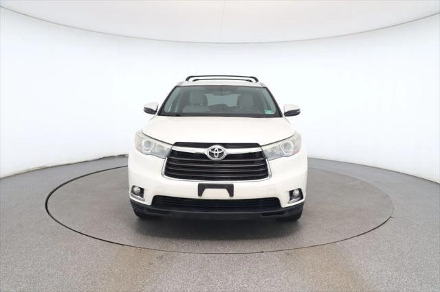 used 2015 Toyota Highlander car, priced at $14,795