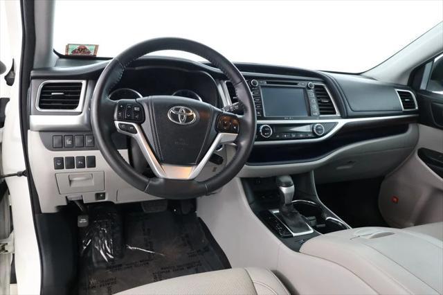 used 2015 Toyota Highlander car, priced at $14,795