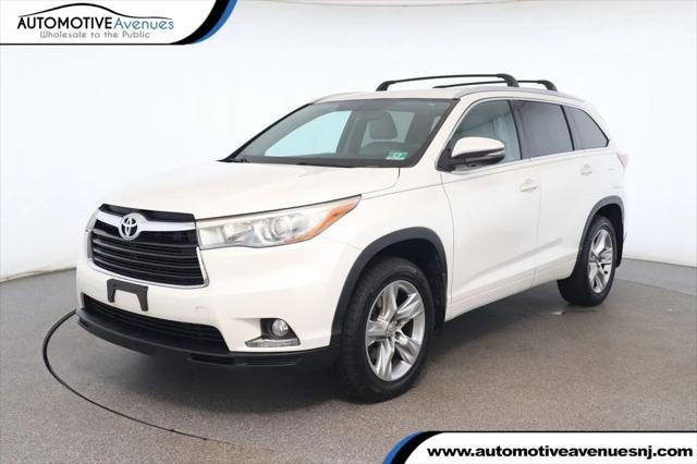 used 2015 Toyota Highlander car, priced at $14,795