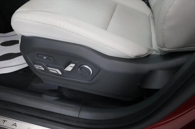 used 2024 Hyundai Santa Fe car, priced at $34,995