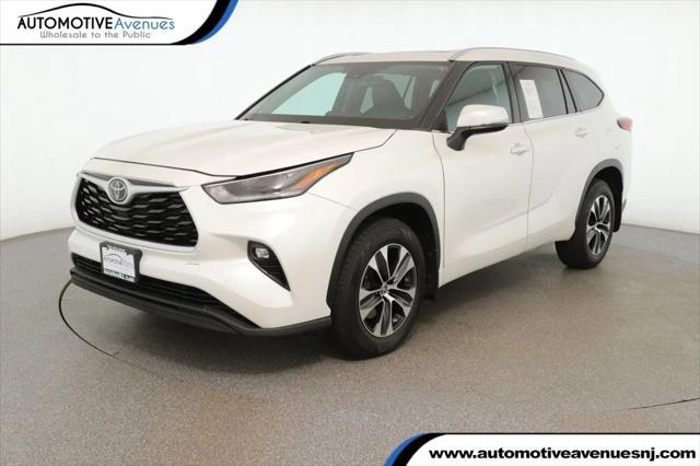 used 2021 Toyota Highlander car, priced at $28,995