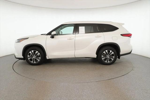 used 2021 Toyota Highlander car, priced at $28,995