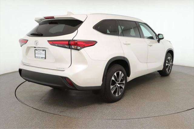 used 2021 Toyota Highlander car, priced at $28,995