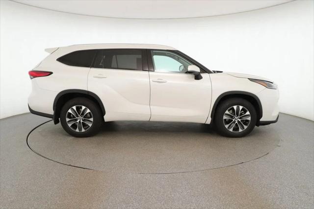 used 2021 Toyota Highlander car, priced at $28,995