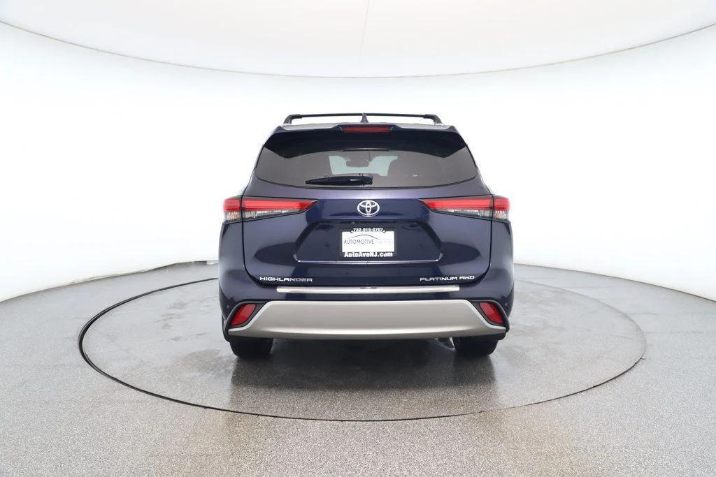 used 2020 Toyota Highlander car, priced at $30,995