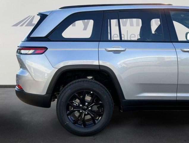 new 2025 Jeep Grand Cherokee car, priced at $44,800