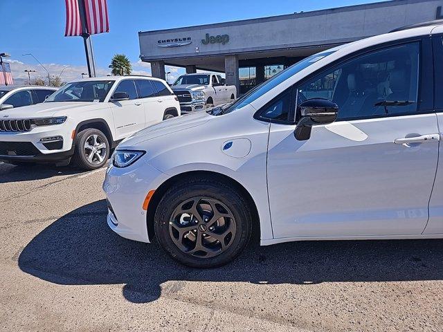 new 2024 Chrysler Pacifica Hybrid car, priced at $56,137