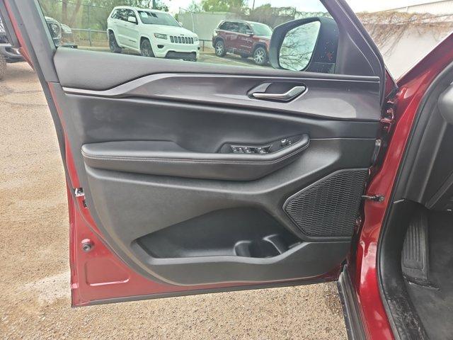 used 2023 Jeep Grand Cherokee car, priced at $28,035