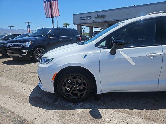 new 2024 Chrysler Pacifica Hybrid car, priced at $49,483