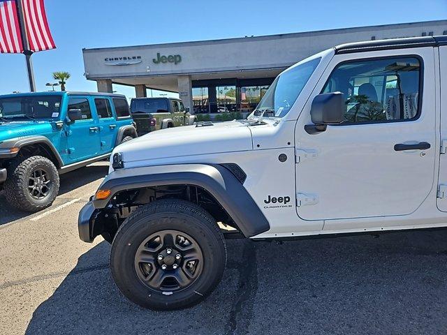 new 2024 Jeep Gladiator car, priced at $41,377