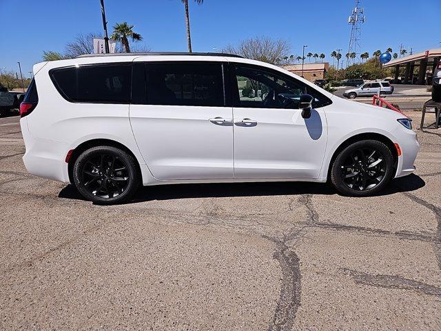 new 2024 Chrysler Pacifica car, priced at $42,998