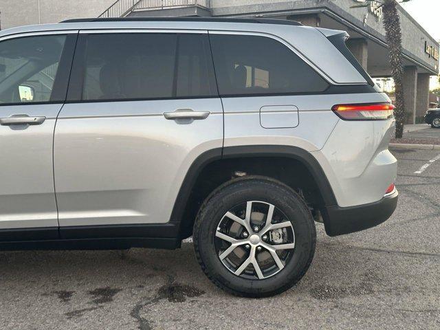 new 2025 Jeep Grand Cherokee car, priced at $45,959