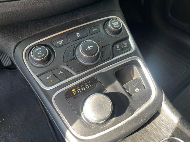 used 2016 Chrysler 200 car, priced at $8,989