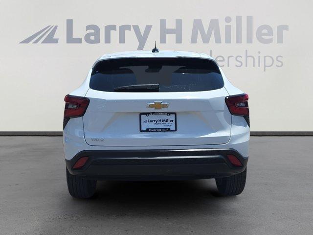 used 2024 Chevrolet Trax car, priced at $21,929