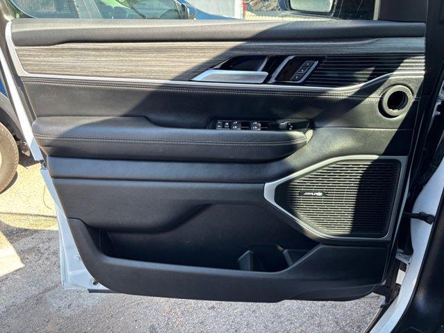 new 2025 Jeep Grand Cherokee L car, priced at $43,617