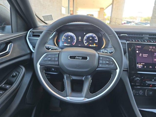 new 2025 Jeep Grand Cherokee car, priced at $38,972